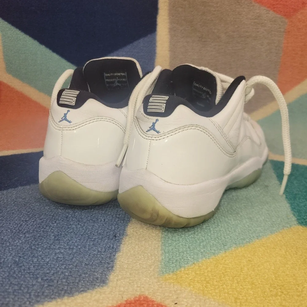 Jordan 11 Retro Low Legend Blue White University Blue‎ Size 7y